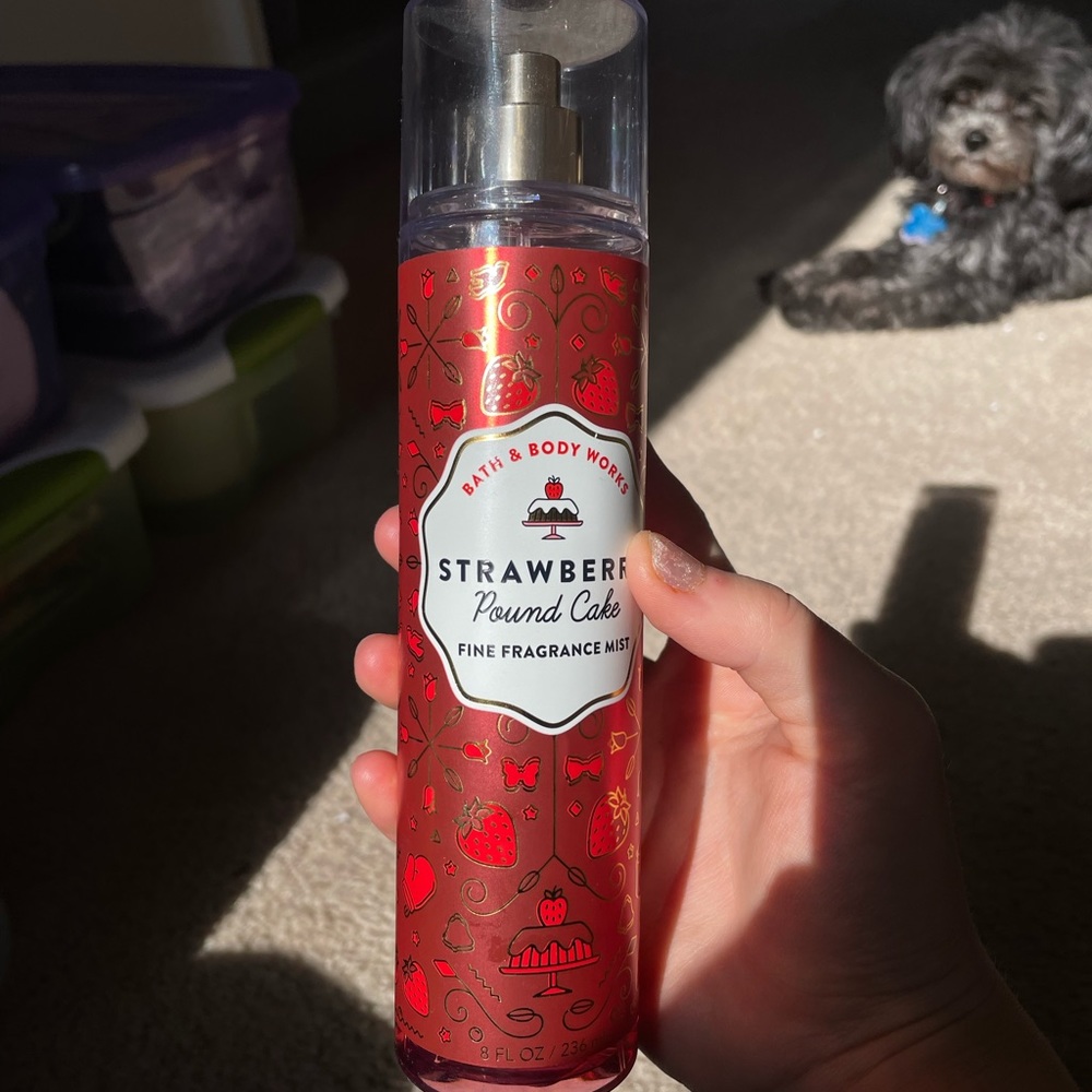 Bath and Body Works Strawberry Pound Cake